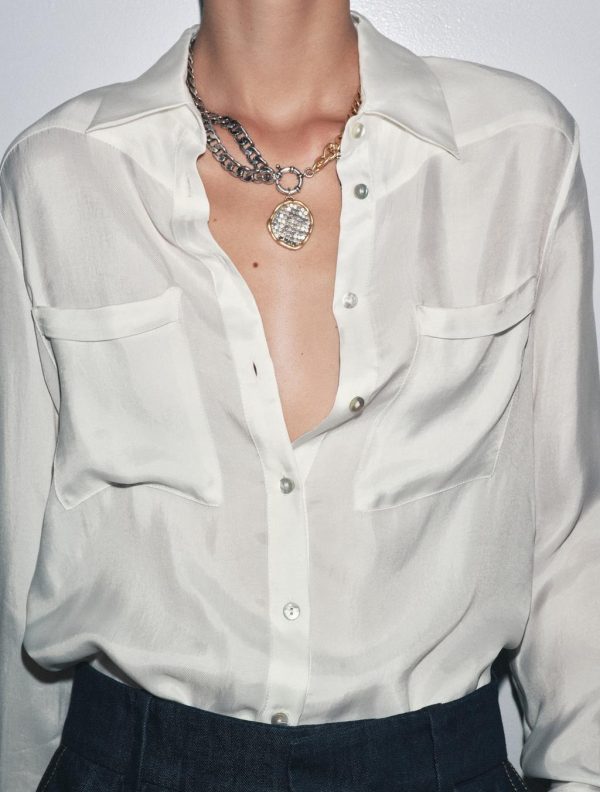 CONTRAST COIN NECKLACE